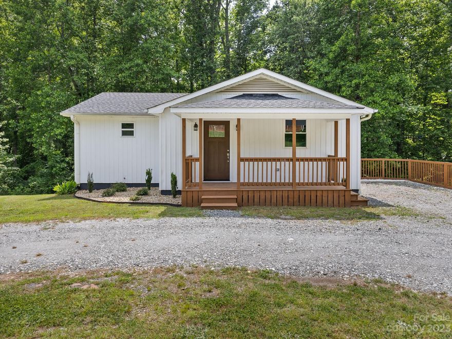 1365 N Pacolet is a must see home. This home has been renovated and remodeled from top to bottom making it feel as if it were brand new. In addition to the beautiful cosmetic upgrades, the electric, plumbing, well pump, pressure tank, roof, and HVAC have also all been replaced! There is one room in the basement that we have labeled a bonus room because it doesn't have a window and therefore can't be labeled as a bedroom, though it does have a closet.