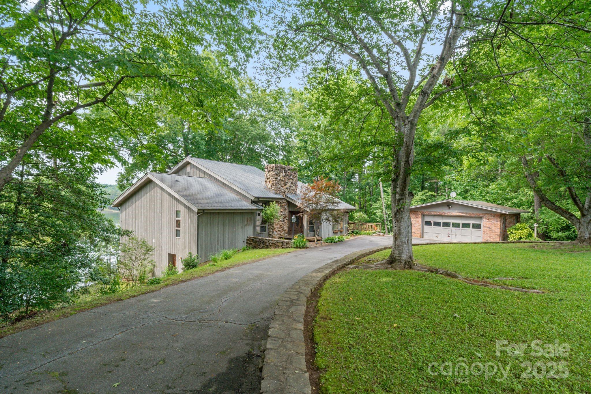 4749 16th Street Drive NE