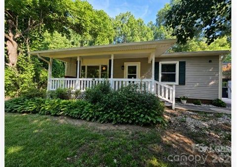 Photo of 804 Carolyn Drive SE, Concord, NC 28025 (MLS # 4418048)