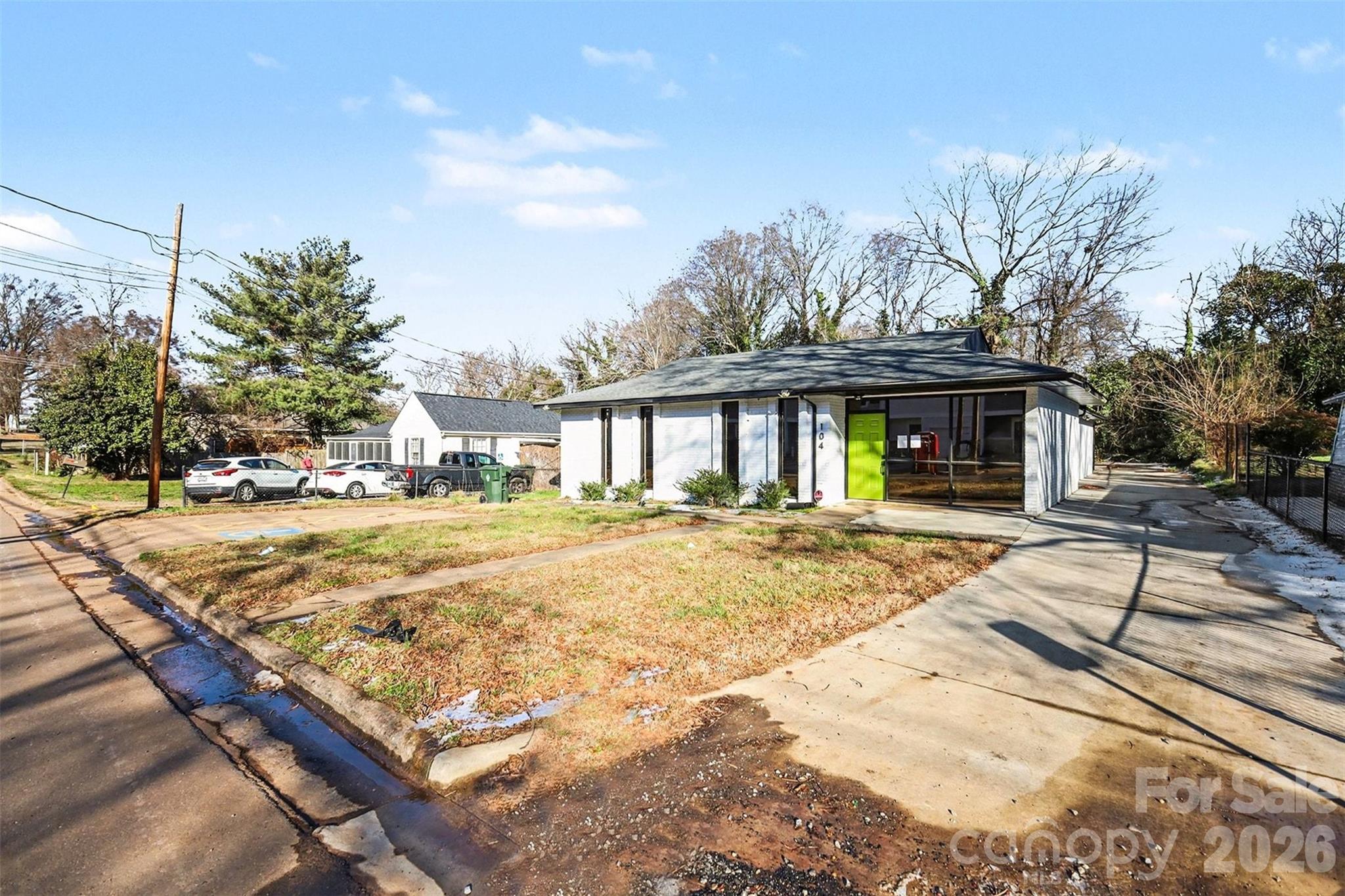 104 N Dilling Street