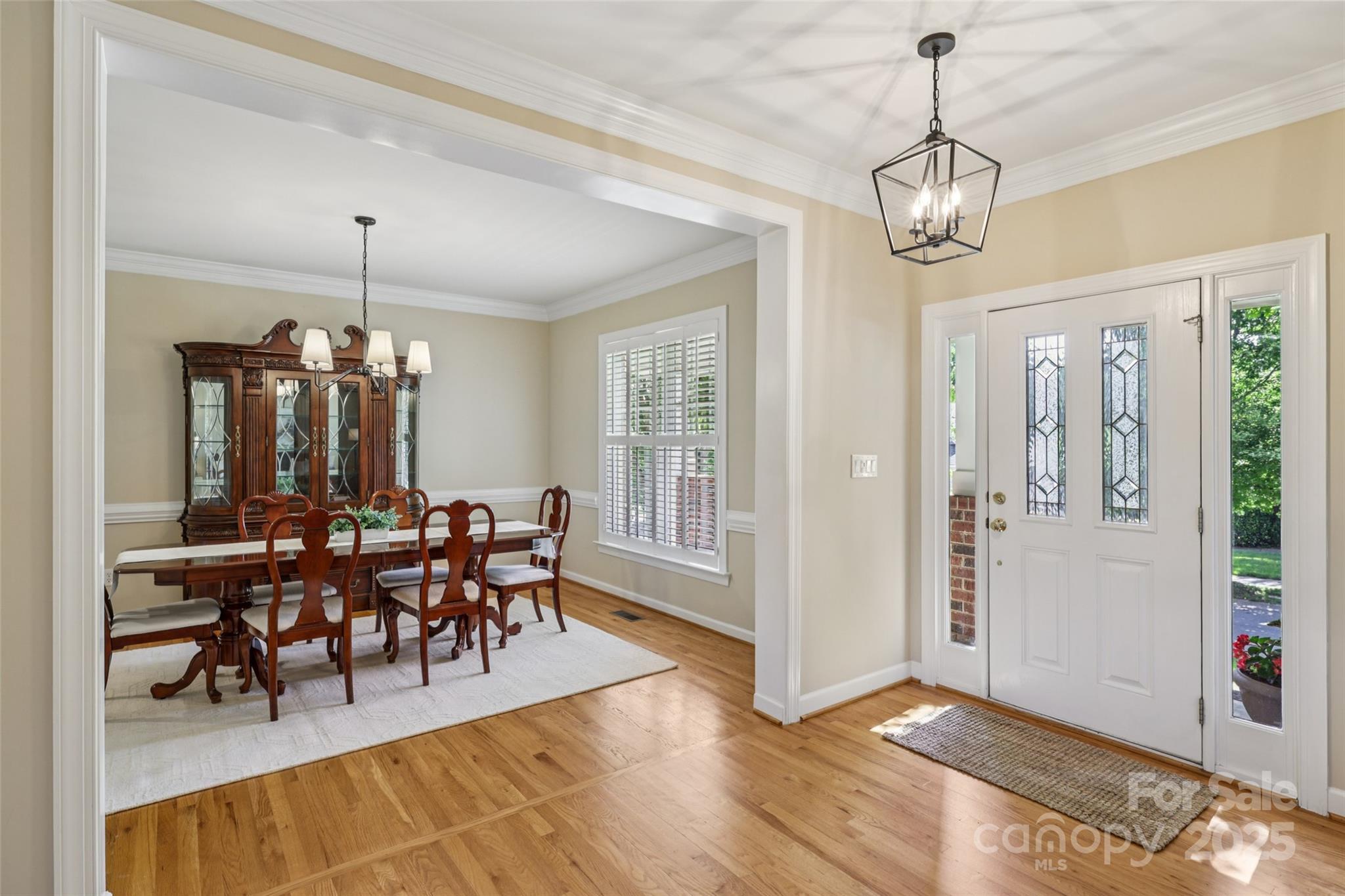 10121 Edgecliff Road
