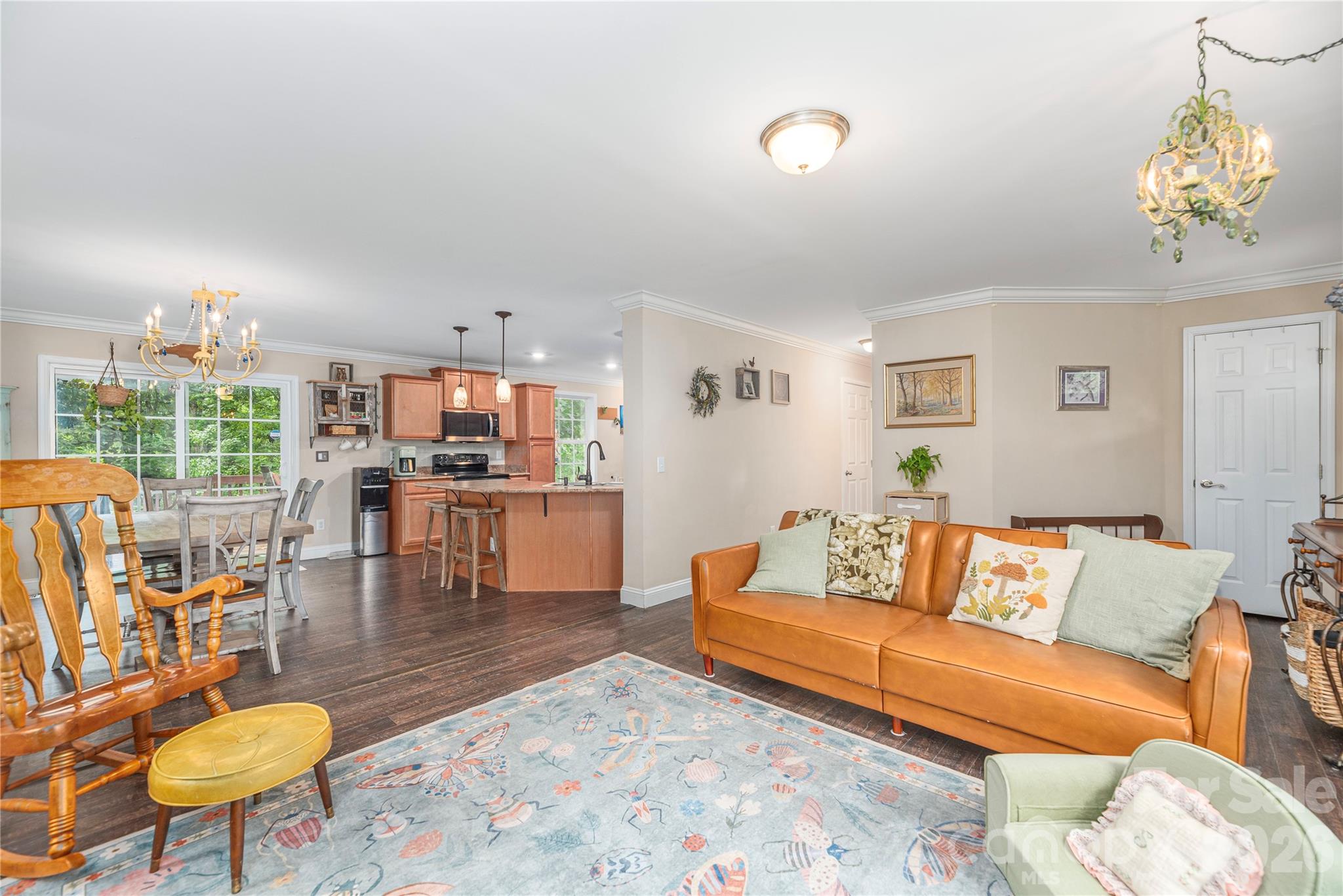 10 E Rolling Acres Drive