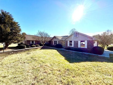 2001 Plum Tree Lane Hendersonville NC 28739