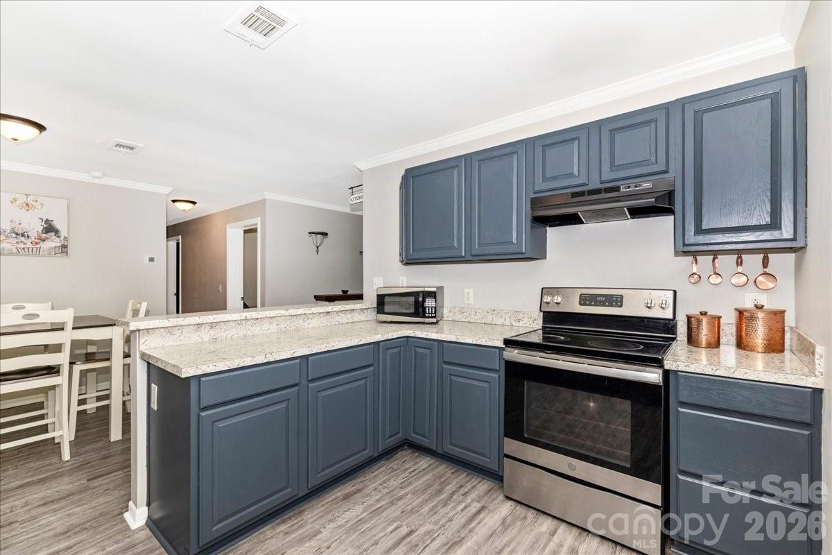 3218 Broadhurst Lane