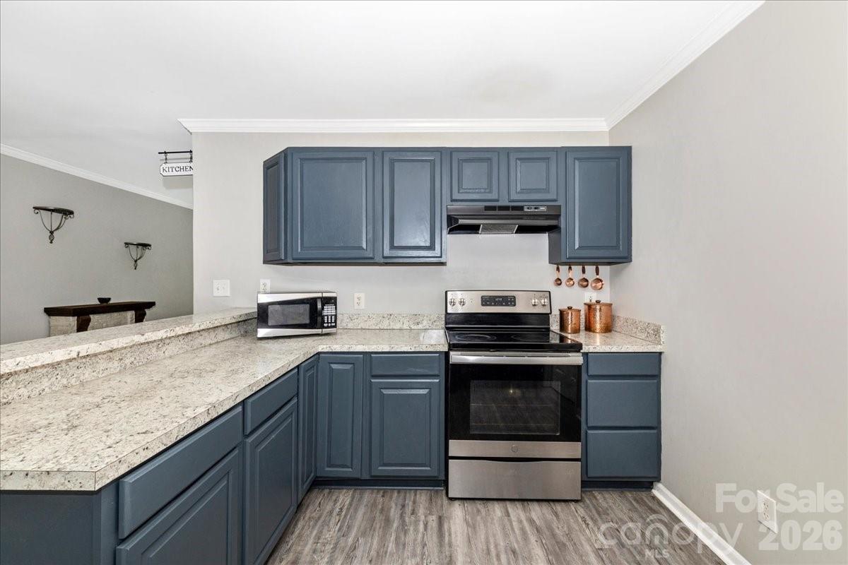 3218 Broadhurst Lane