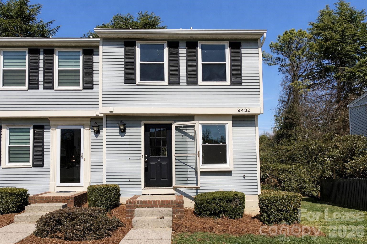 Photo 1 of 26 — 9432 Lexington Circle G, Charlotte, NC 28213