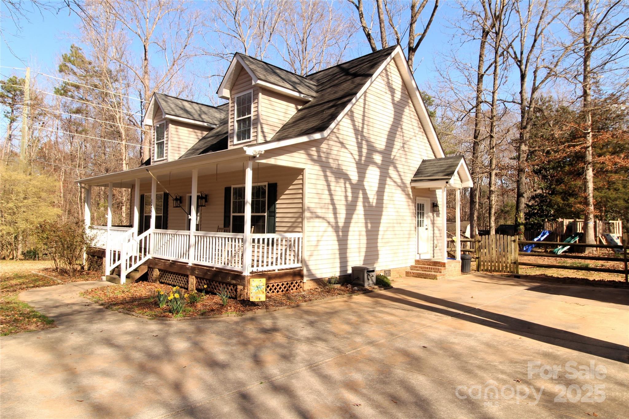1256 Twin Lakes Road