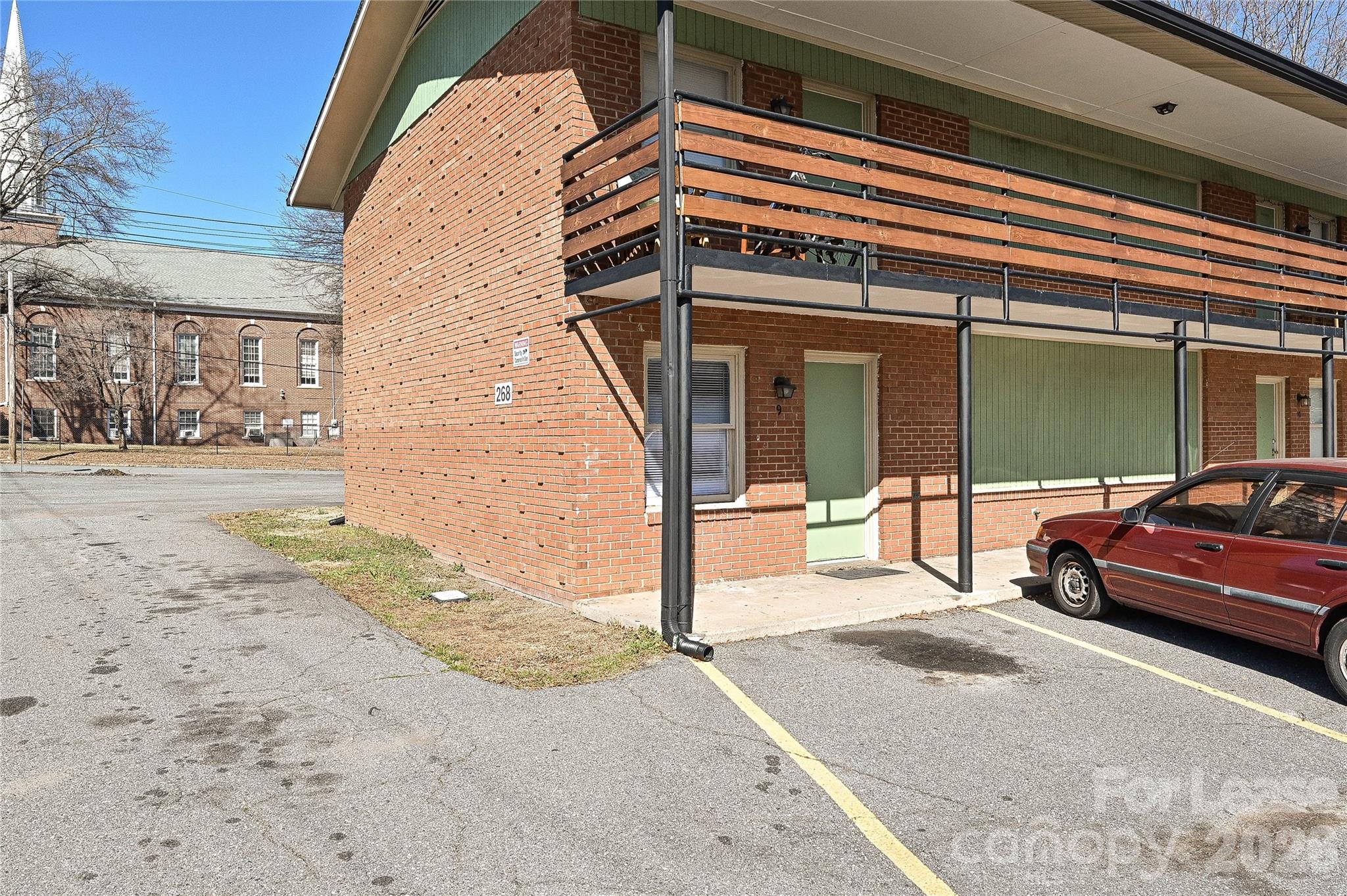 268 Church Street N 9