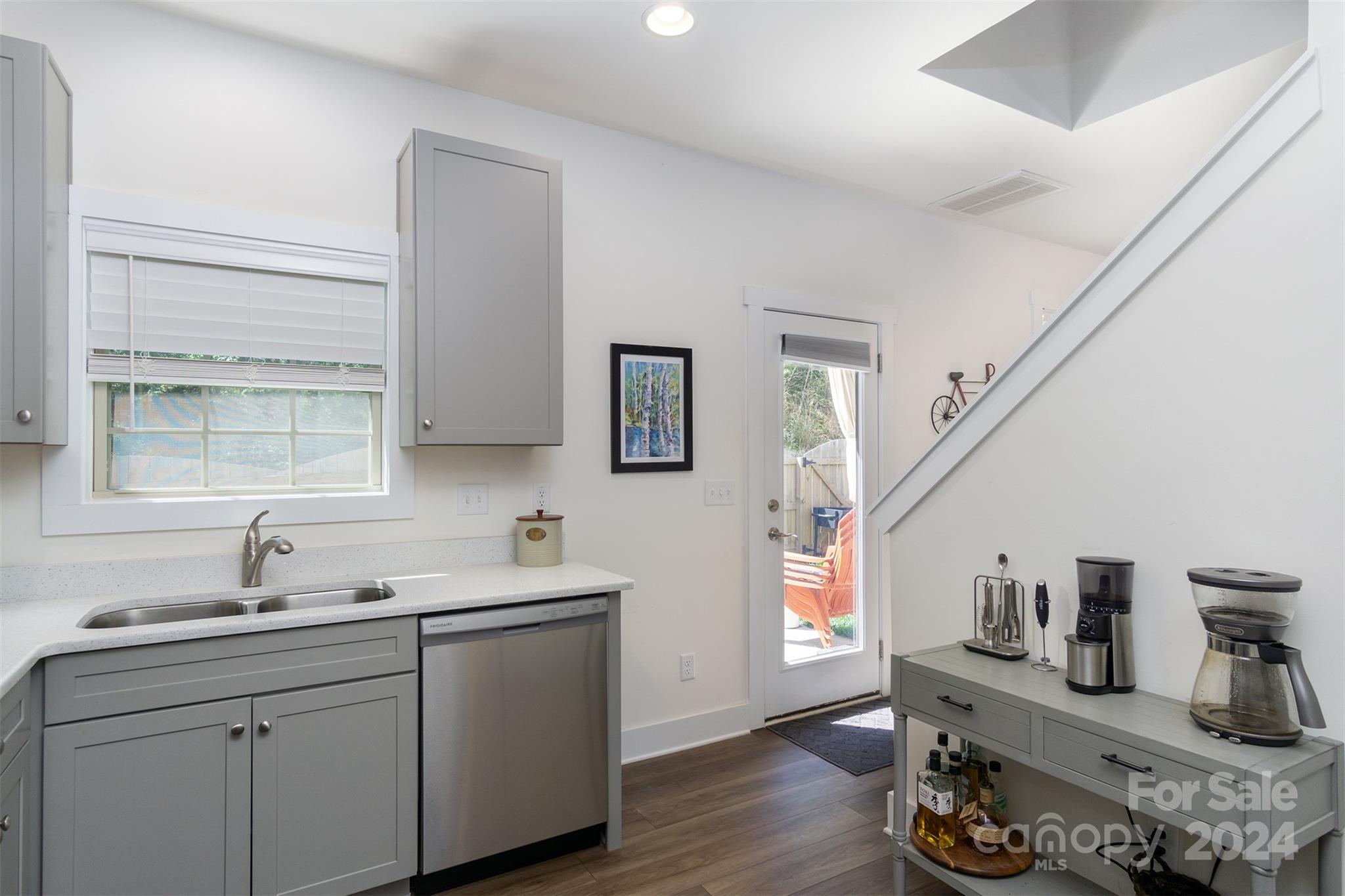 Sycamore Cottages - Residential