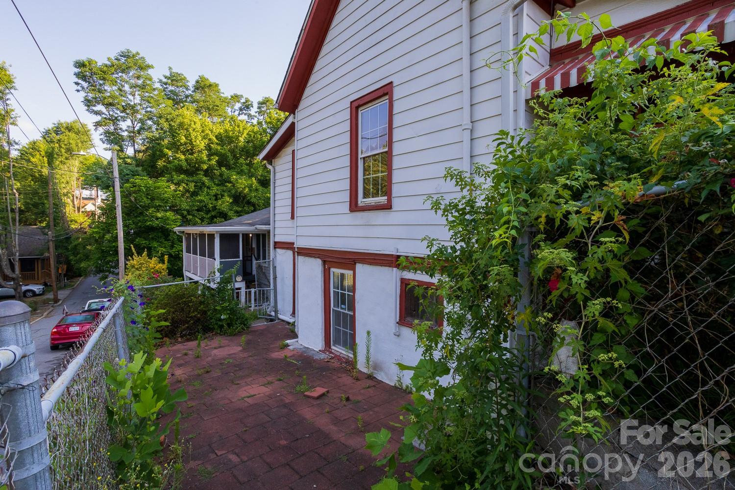 91 Clingman Avenue