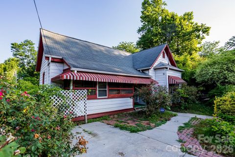 Photo of 91 Clingman Avenue, Asheville, NC 28801 (MLS # 4393571)