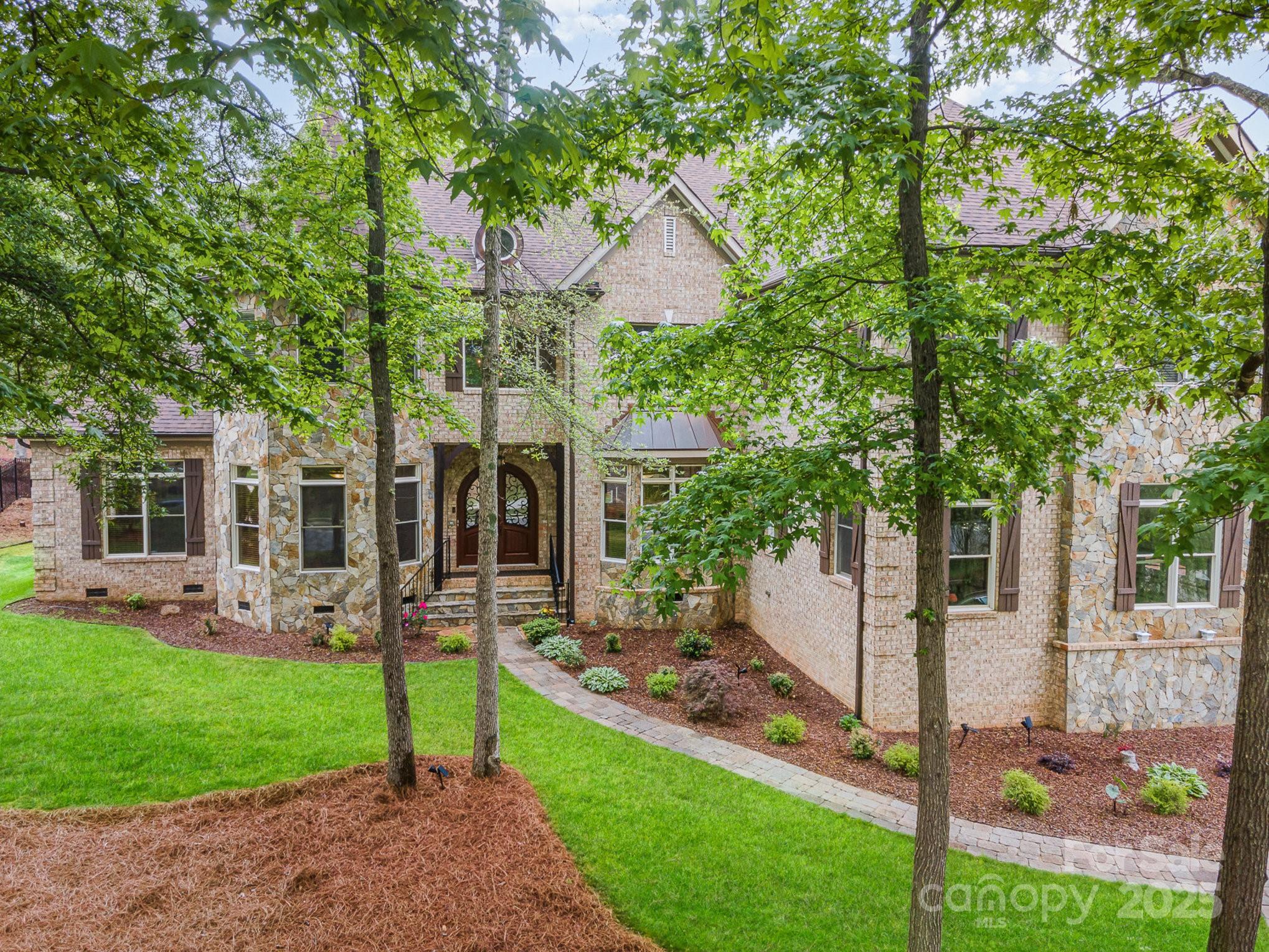 925 Giacomo Drive