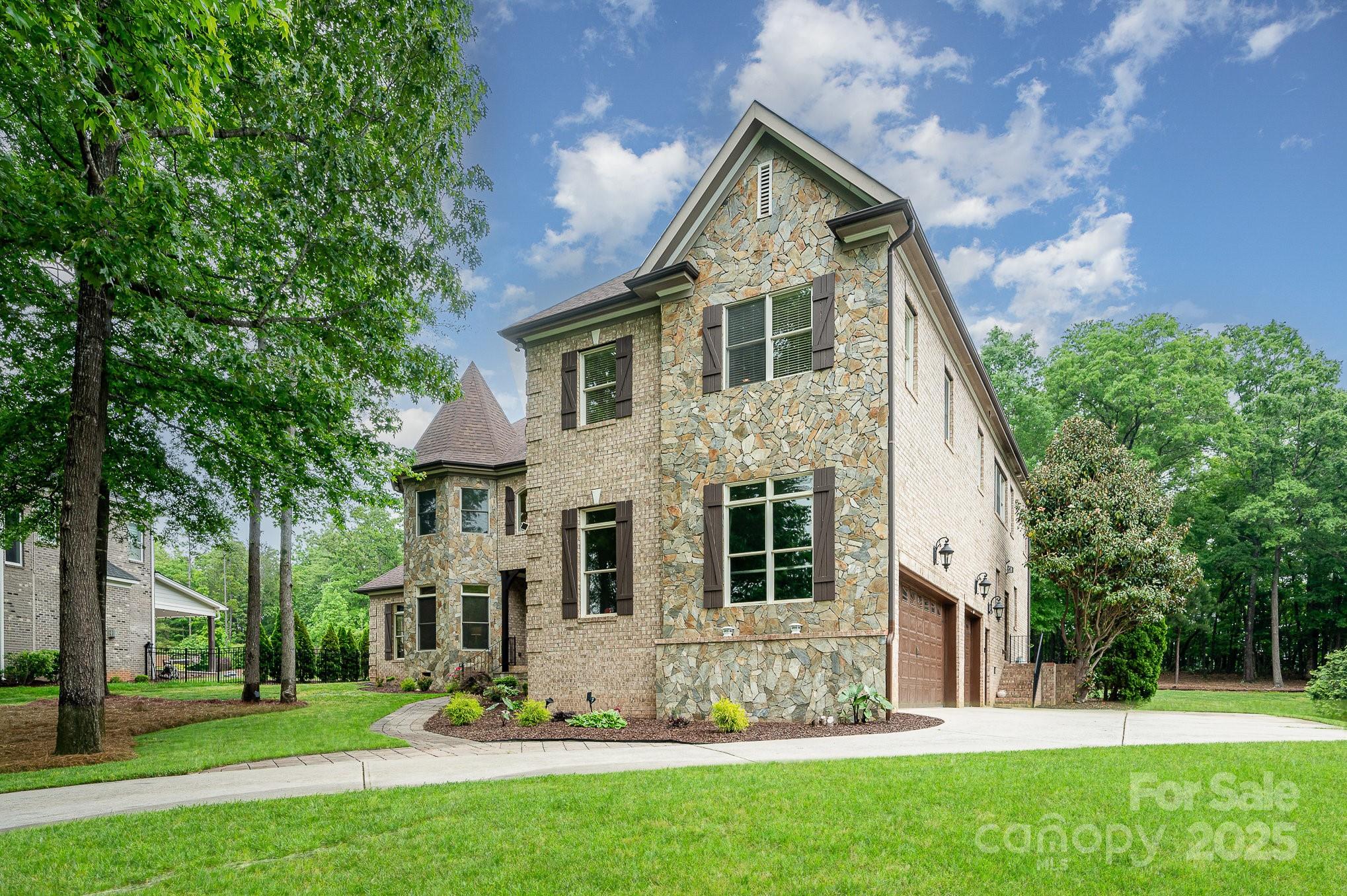 925 Giacomo Drive