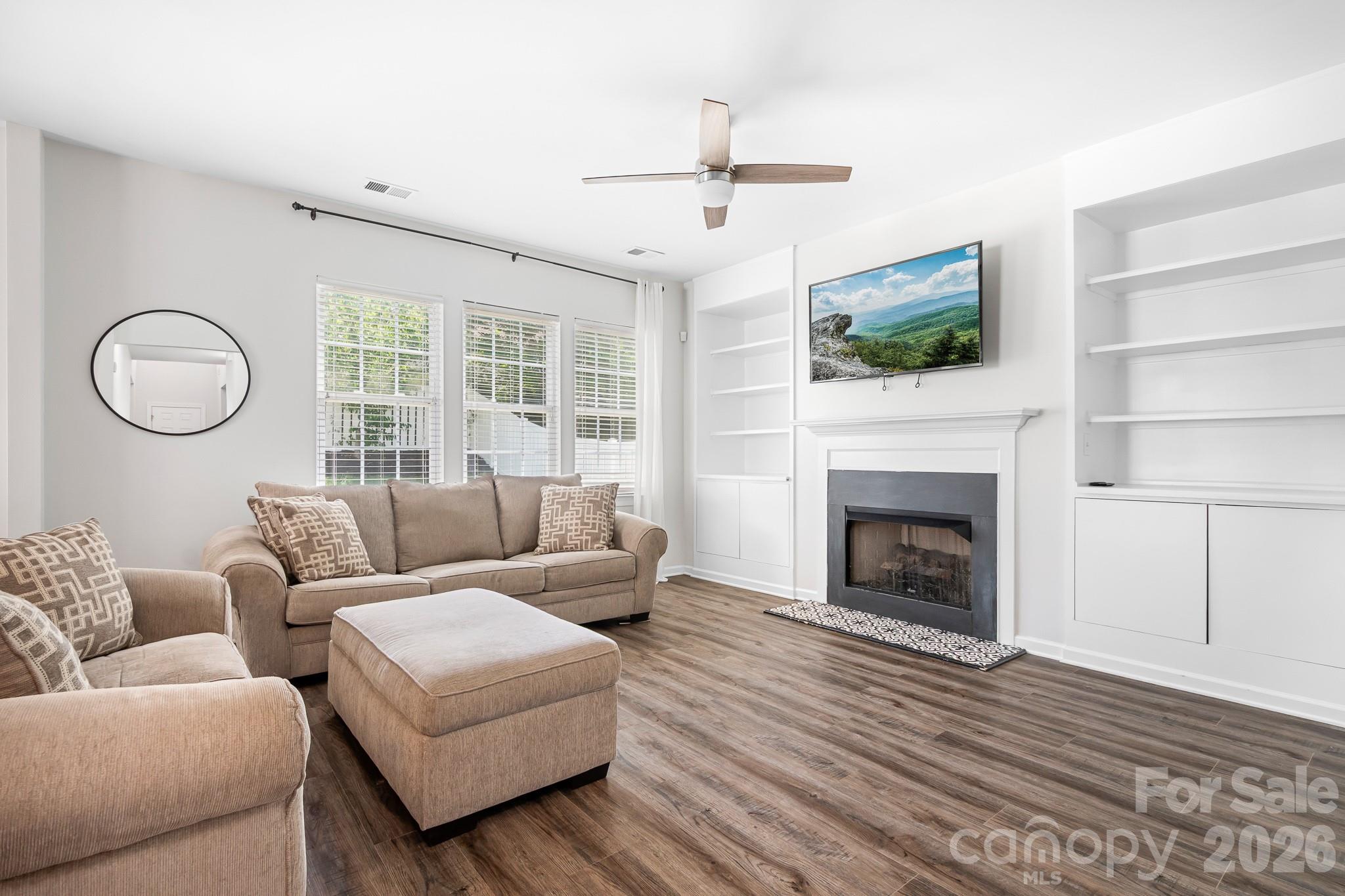 1600 Dartmoor Avenue NW