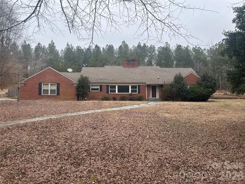 219 S Main Street Mount Gilead NC 27306