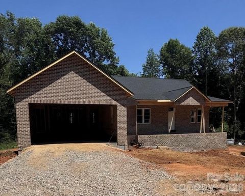 Photo of 1895 Knolls Drive, Newton, NC 28658 (MLS # 4383402)