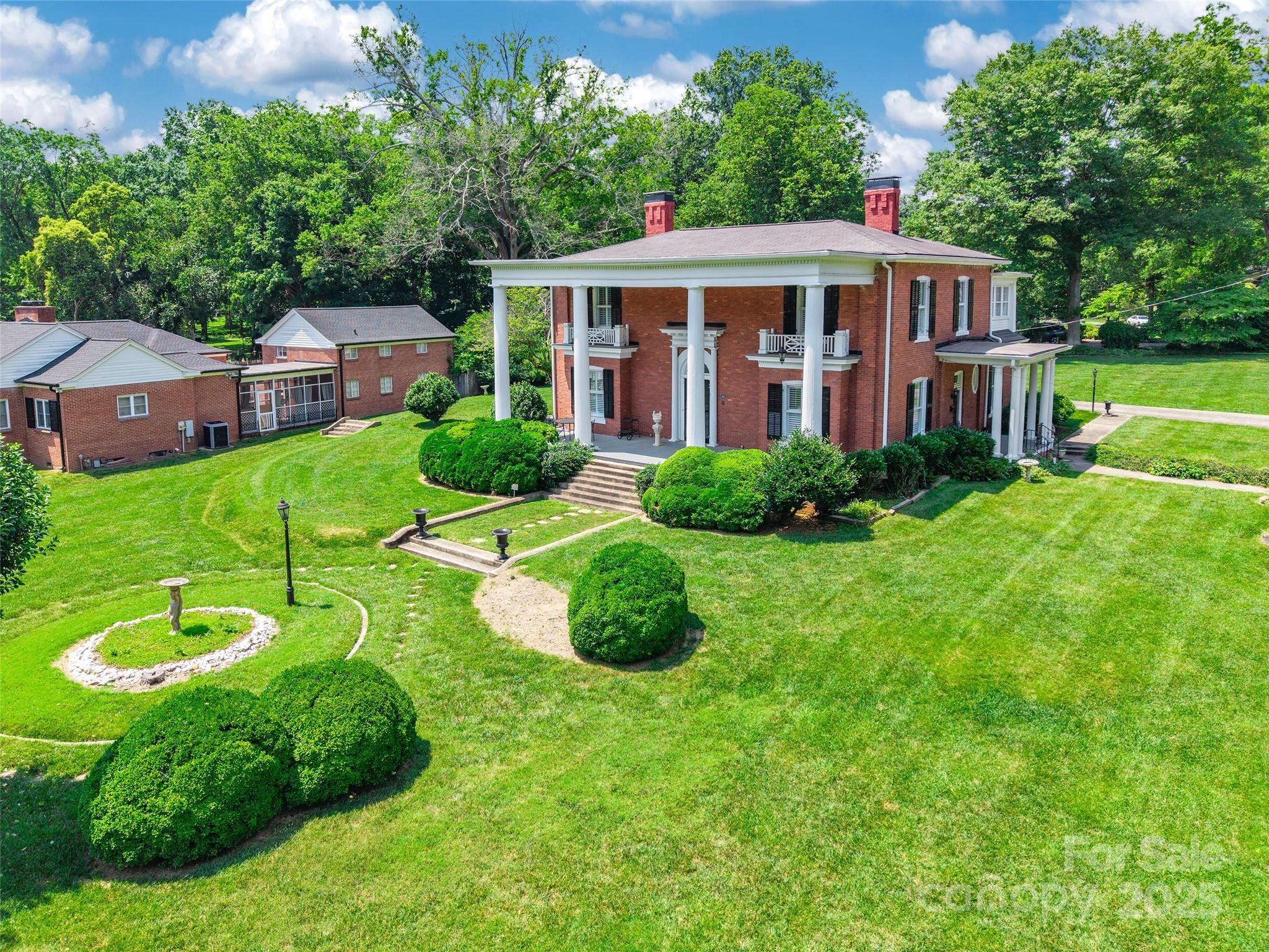 15 Kings Mountain Street