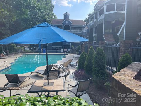 433 W 8th Street Street Charlotte NC 28202