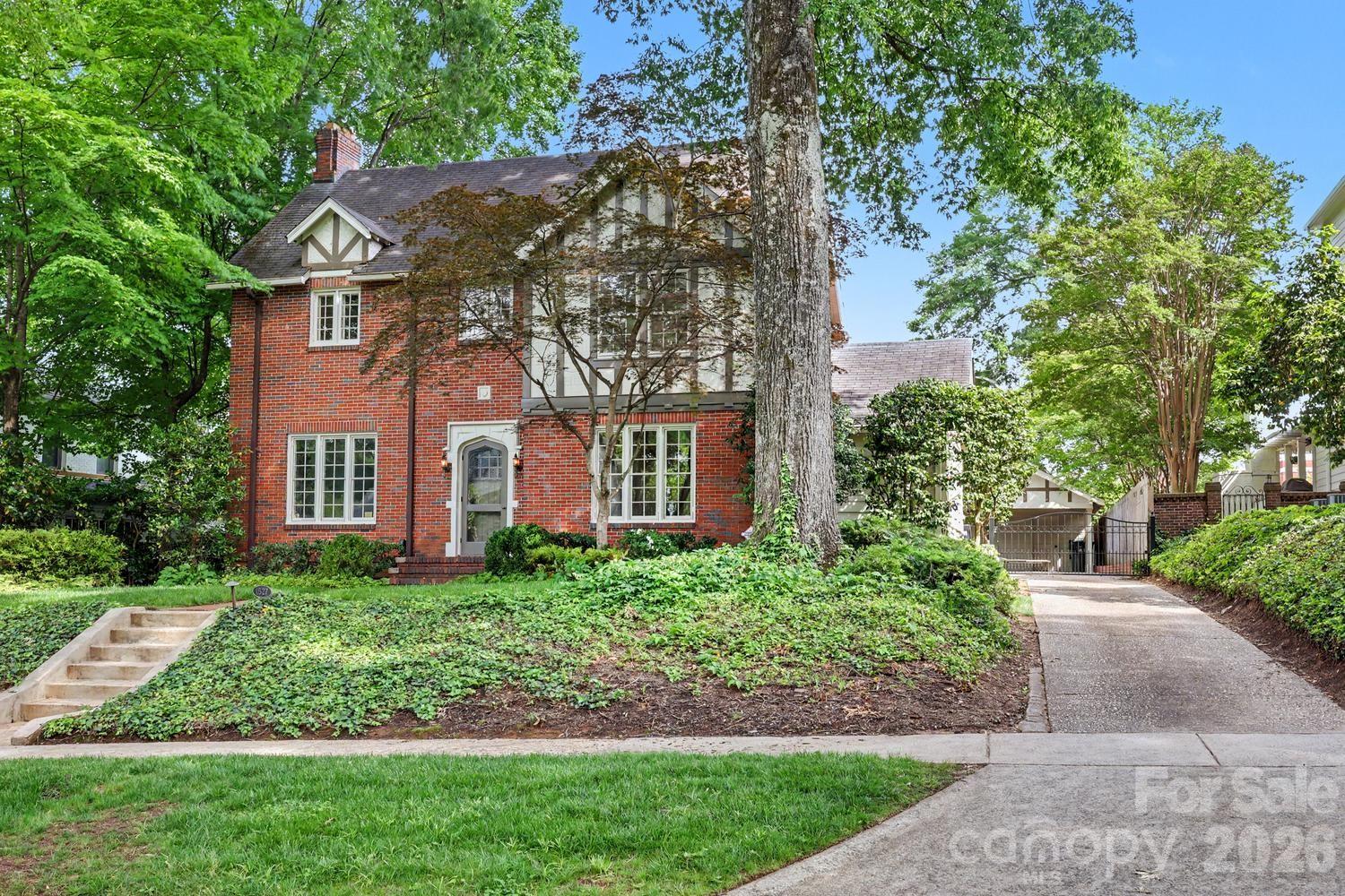 1527 Stanford Place