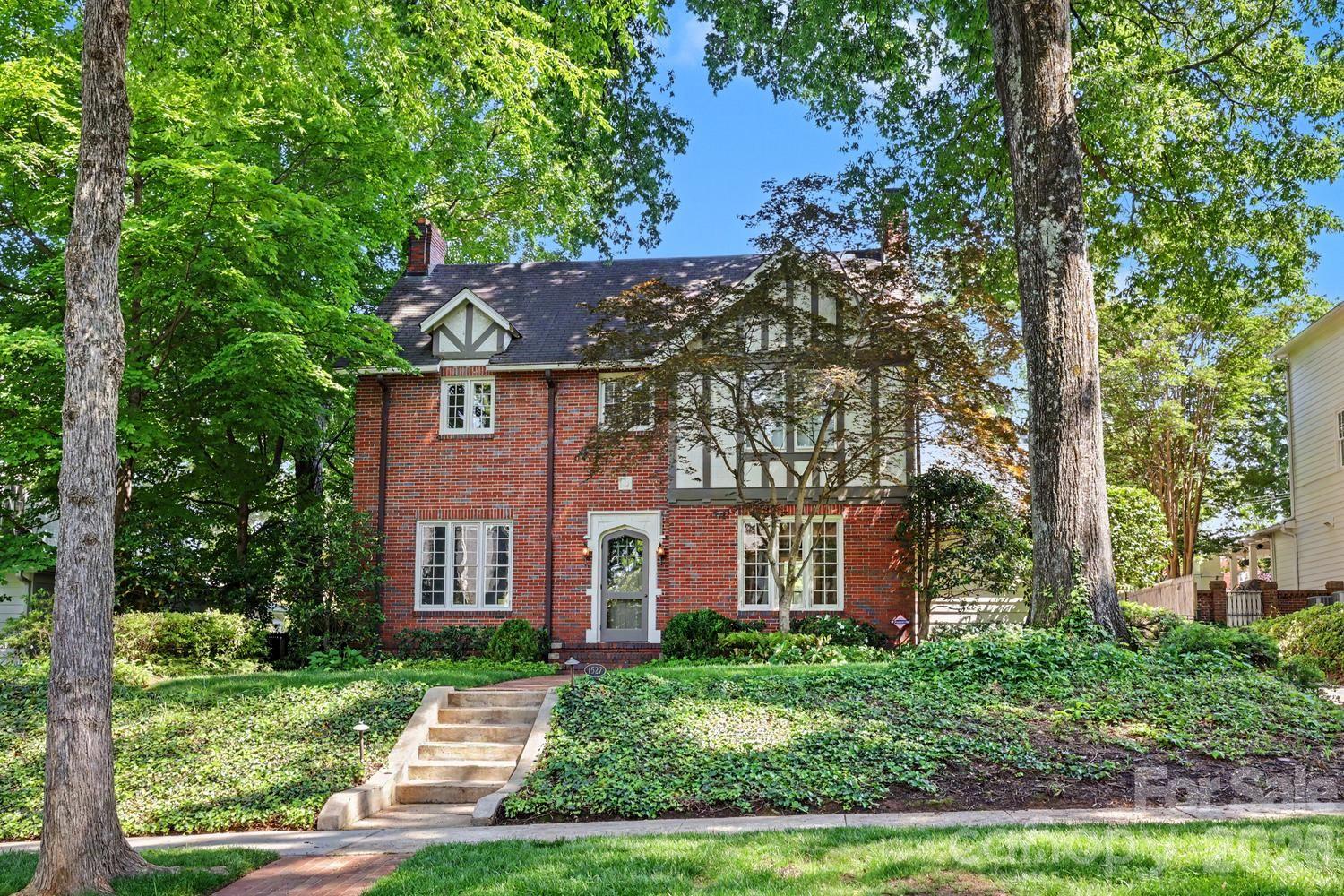 1527 Stanford Place