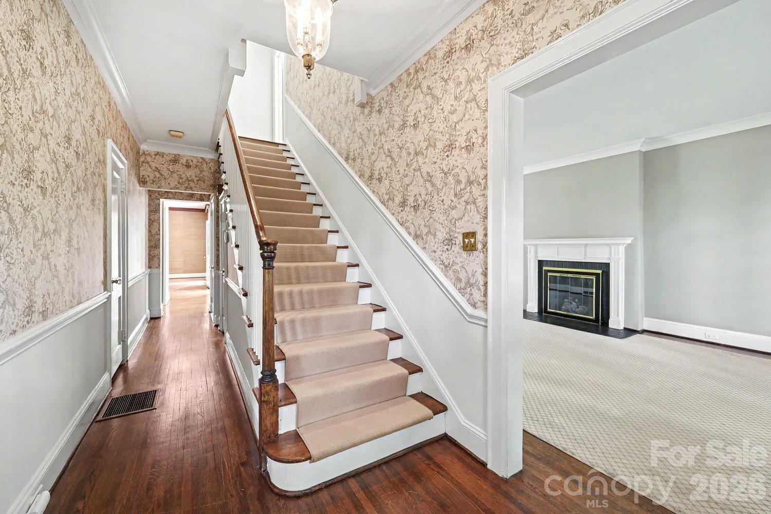1527 Stanford Place