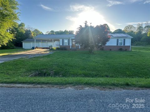 543 18th Street NW Hickory NC 28601