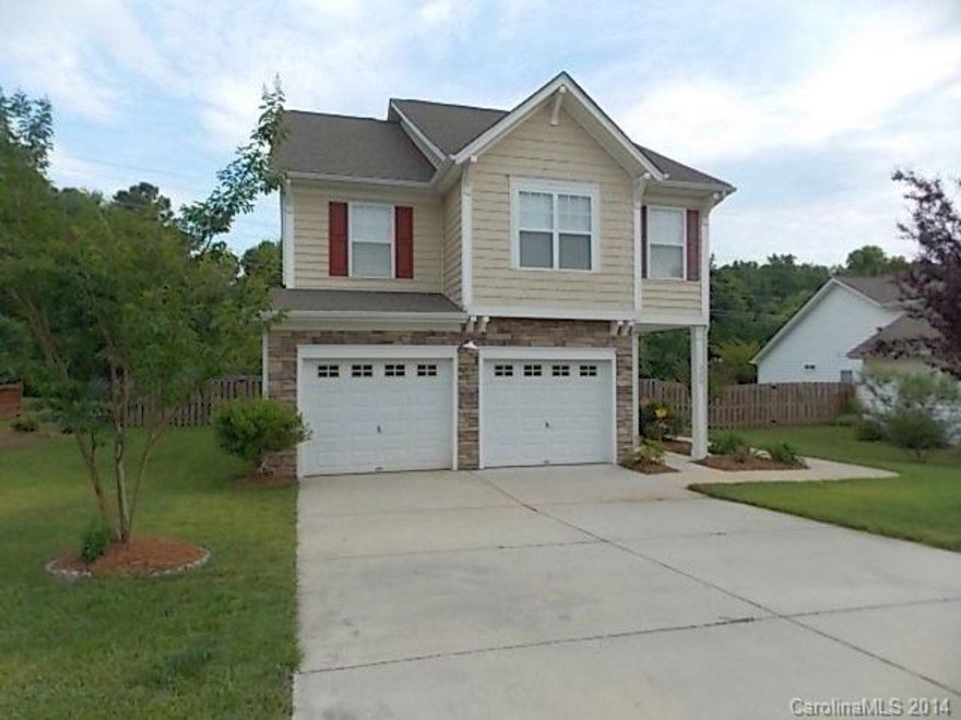 Beautifully maintained one owner home. Don't miss out on this one, it won't last long! 3 bed room, 2.5 bath home with loft. Master bed has nice walk in, double vanity, garden tub & separate shower. Engineered bamboo wood flooring all on main floor.  Fenced back yard w/ oversized patio, walk way to front & beautiful flowers and beautiful lanscaping. Blueberry bush and tomatoes are already starting! Has irrigation too!