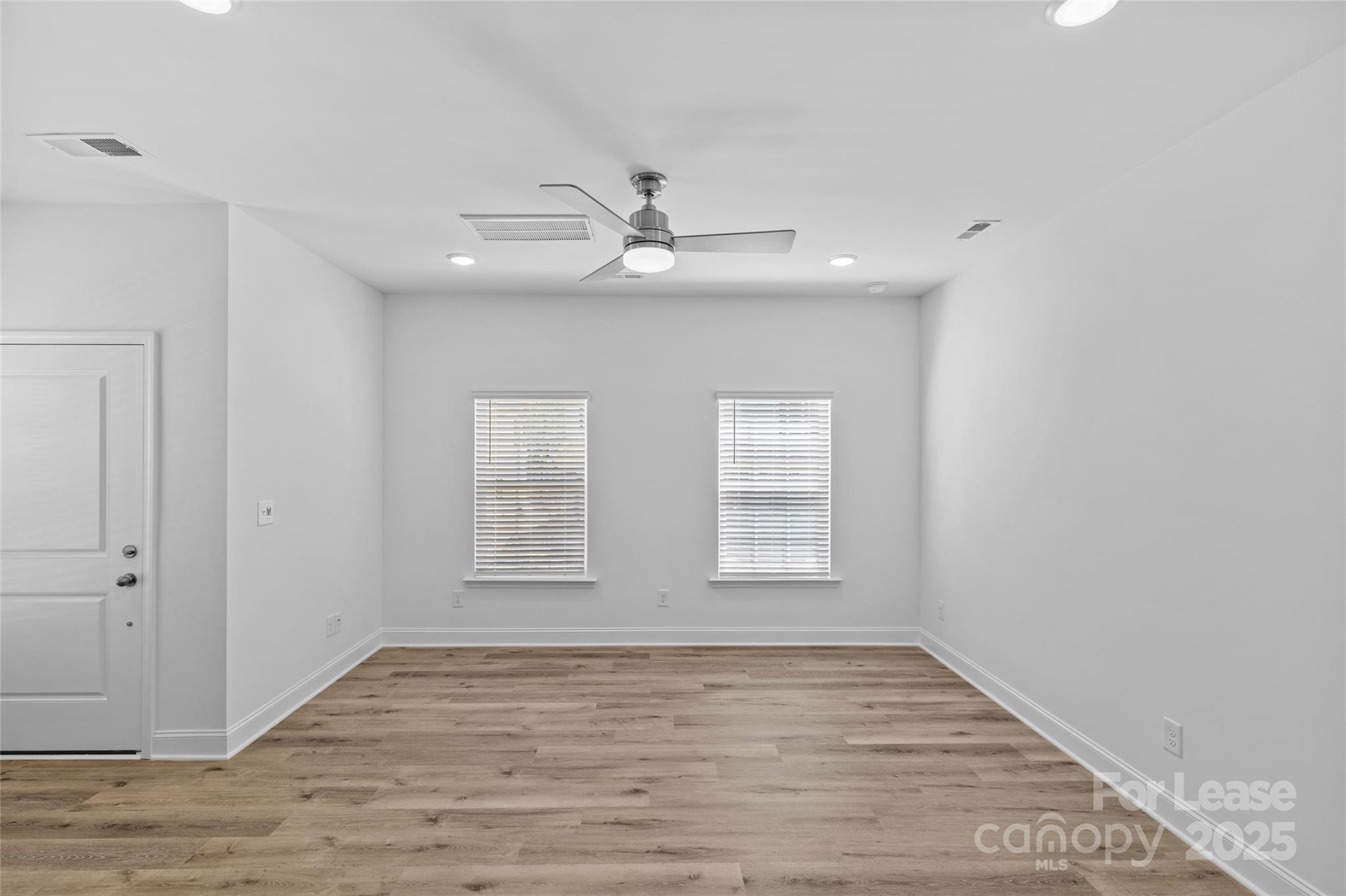 Matthews, North Carolina 28105, United States, 3 Bedrooms Bedrooms, ,3 BathroomsBathrooms,Residential,Active,184640