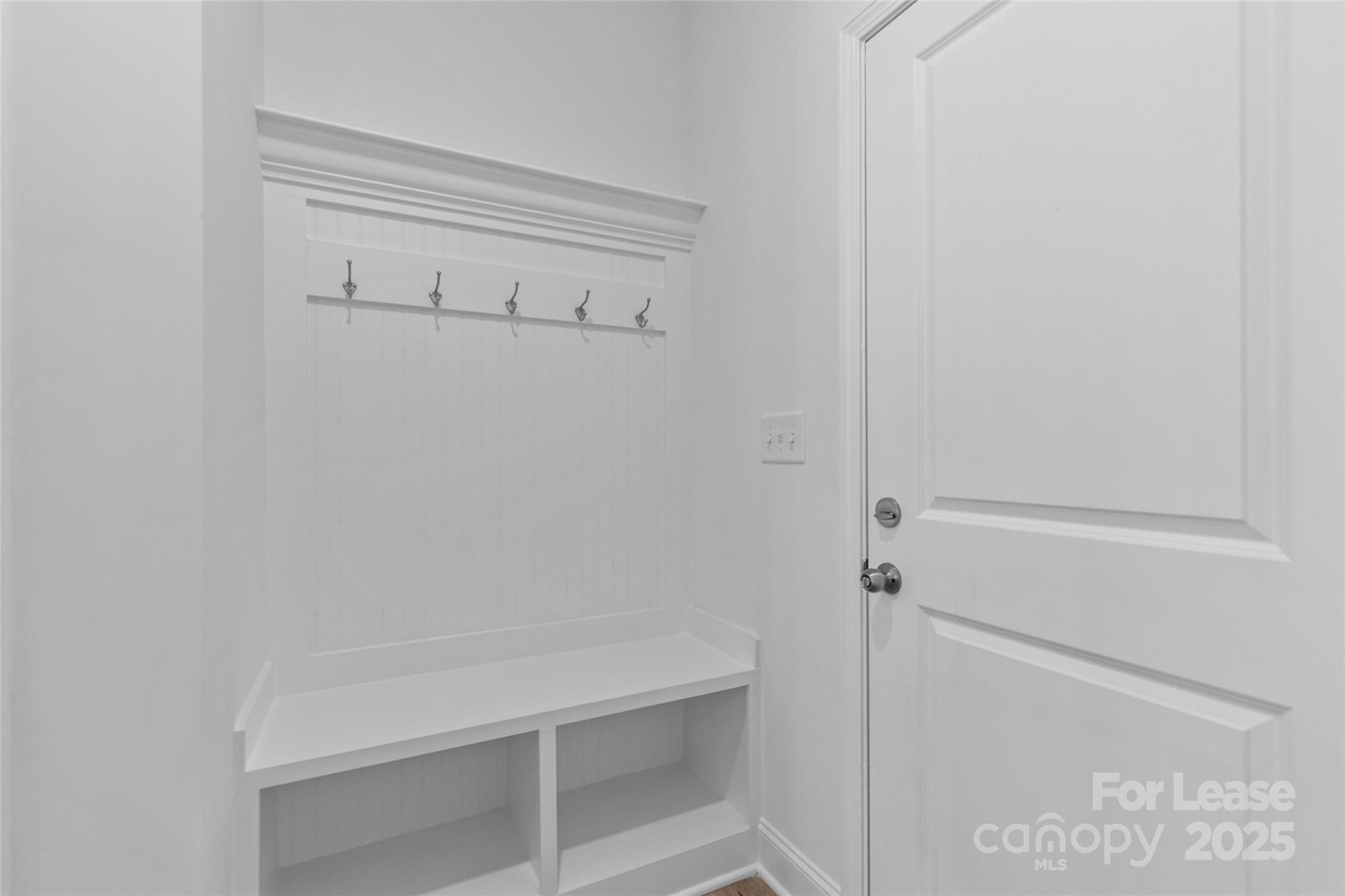 Matthews, North Carolina 28105, United States, 3 Bedrooms Bedrooms, ,3 BathroomsBathrooms,Residential,Active,184640