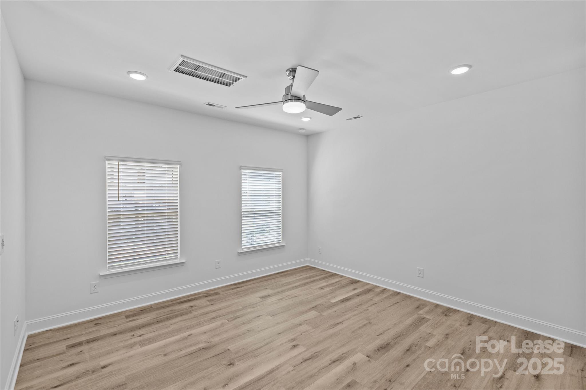 Matthews, North Carolina 28105, United States, 3 Bedrooms Bedrooms, ,3 BathroomsBathrooms,Residential,Active,184640