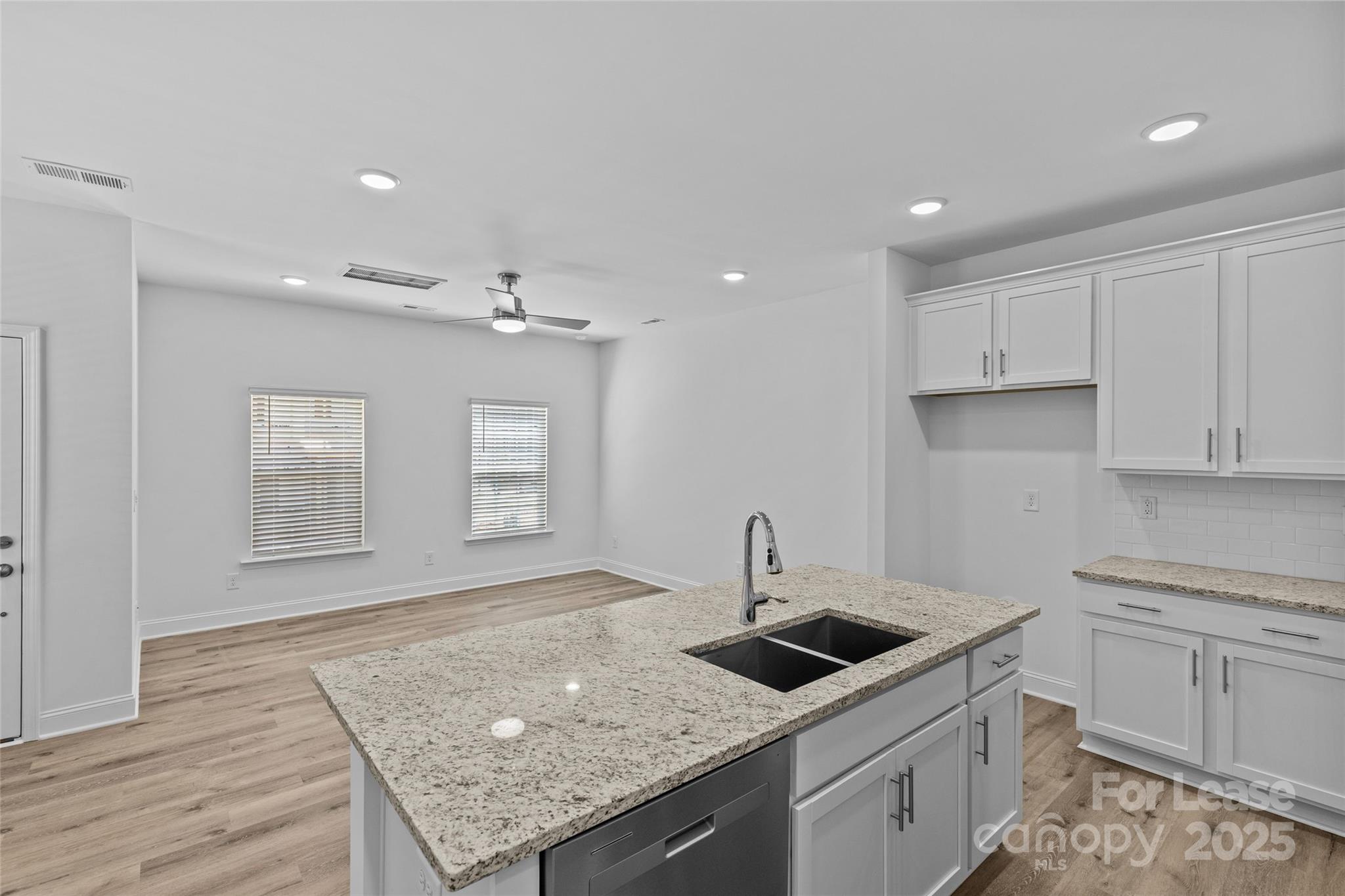 Matthews, North Carolina 28105, United States, 3 Bedrooms Bedrooms, ,3 BathroomsBathrooms,Residential,Active,184640