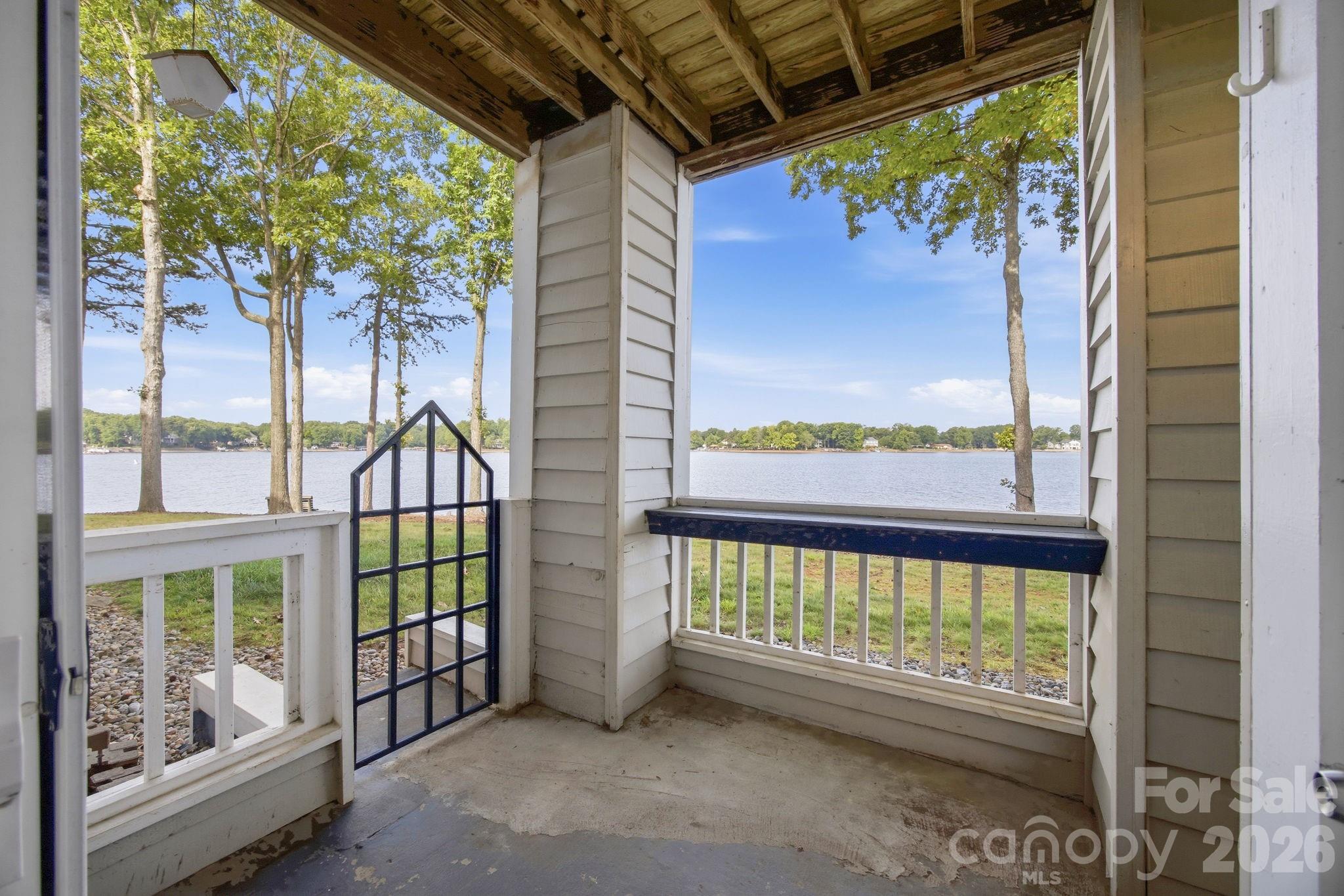 913 Southwest Drive