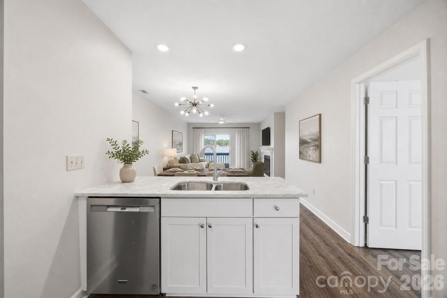 913 Southwest Drive