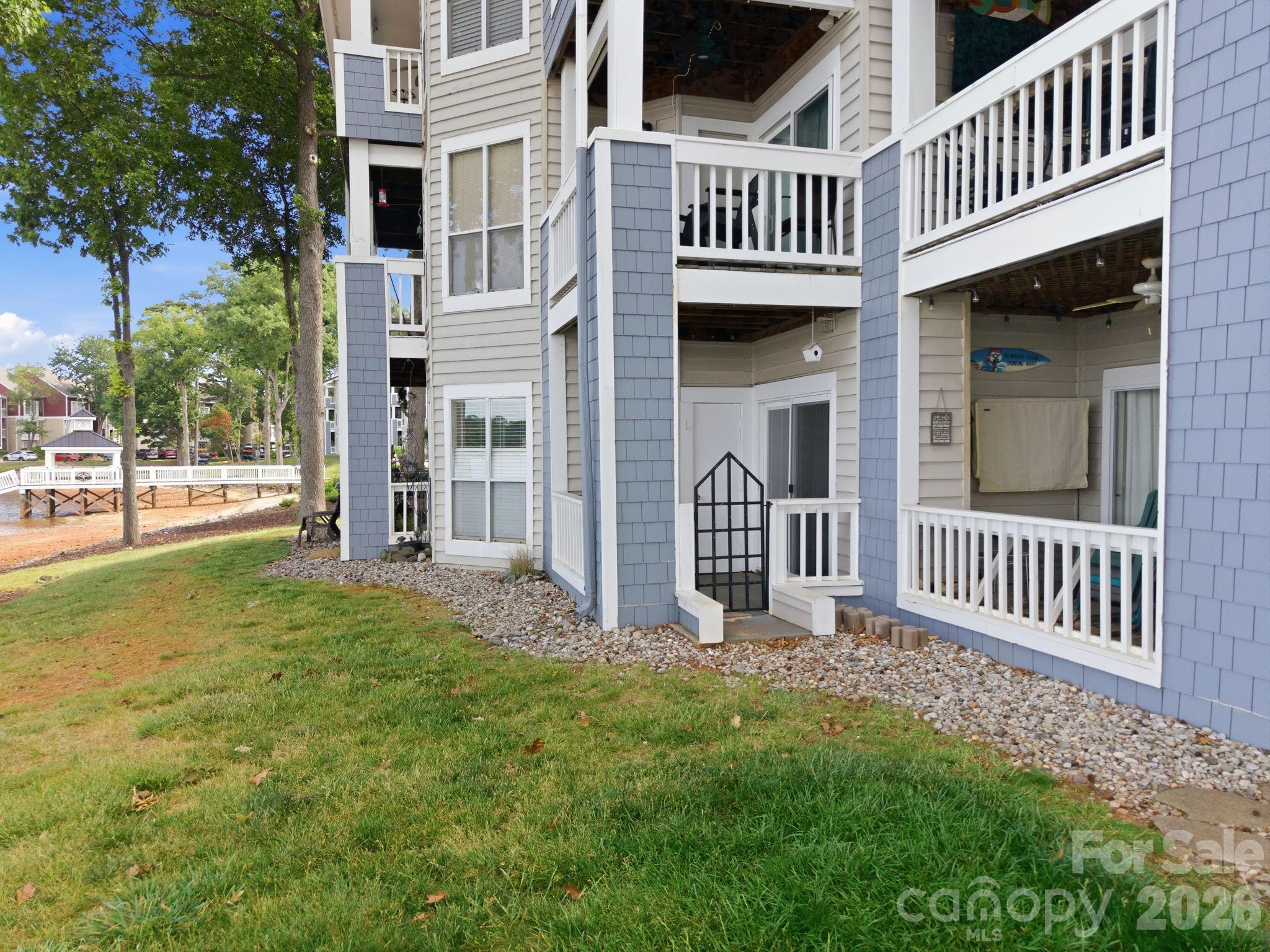 913 Southwest Drive