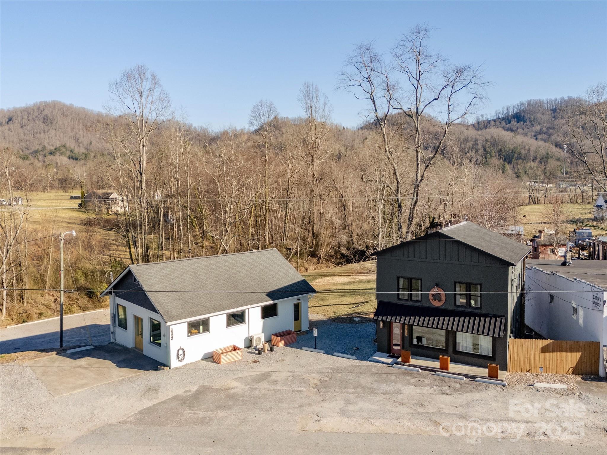 1464 & 1462 Cane Creek Road