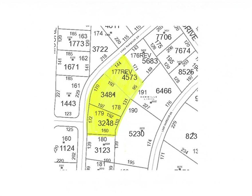 Great price for 3 lots on DOE RUN!! Community boat launch!! No HOA fees! Public water!