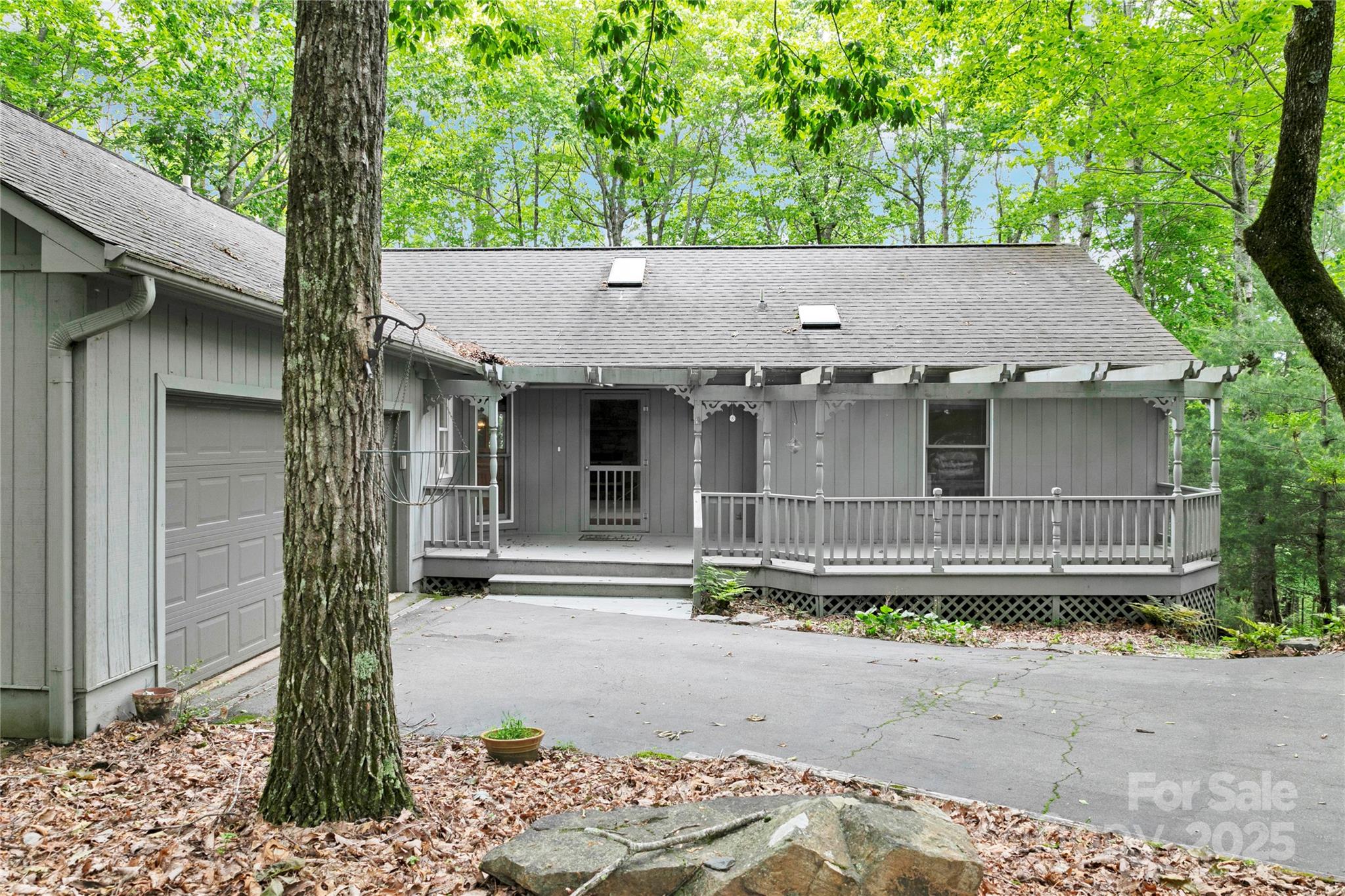 4404 Connestee Trail