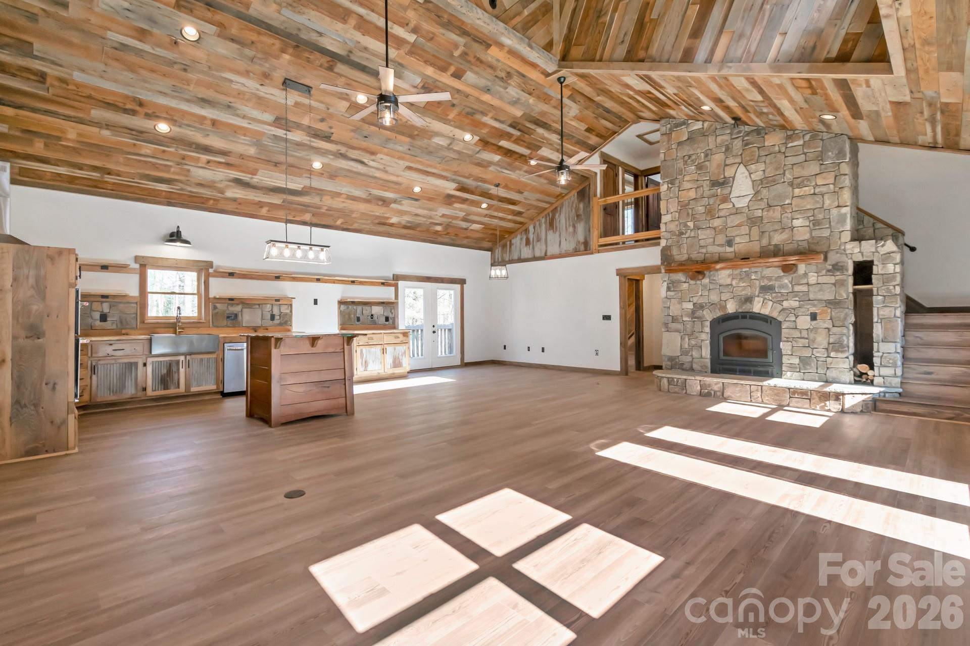 486 Hunter-Lysik Way