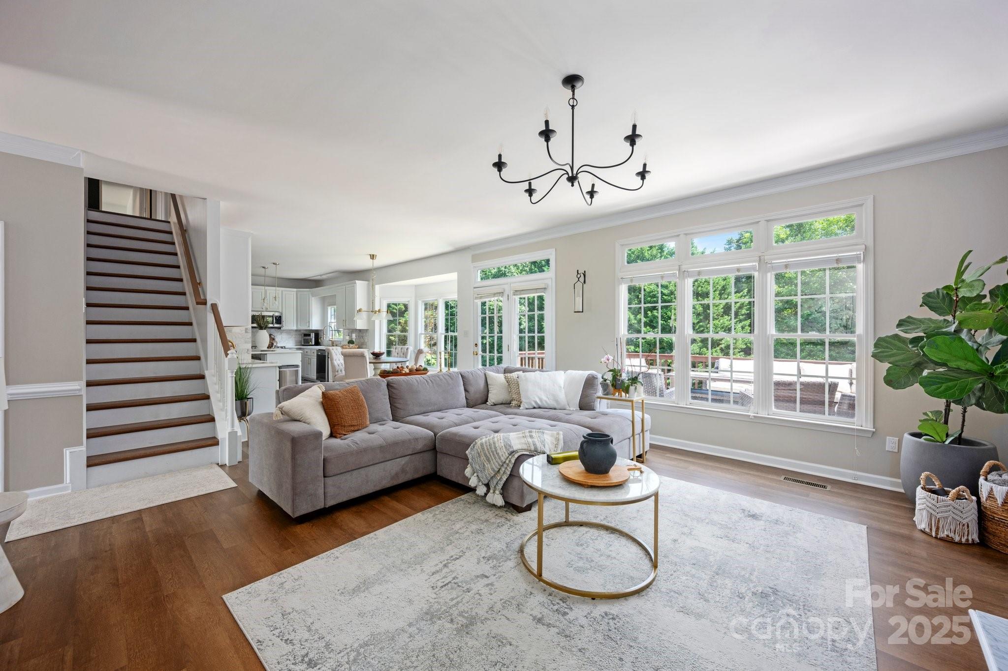 5005 Chestnut Knoll Lane