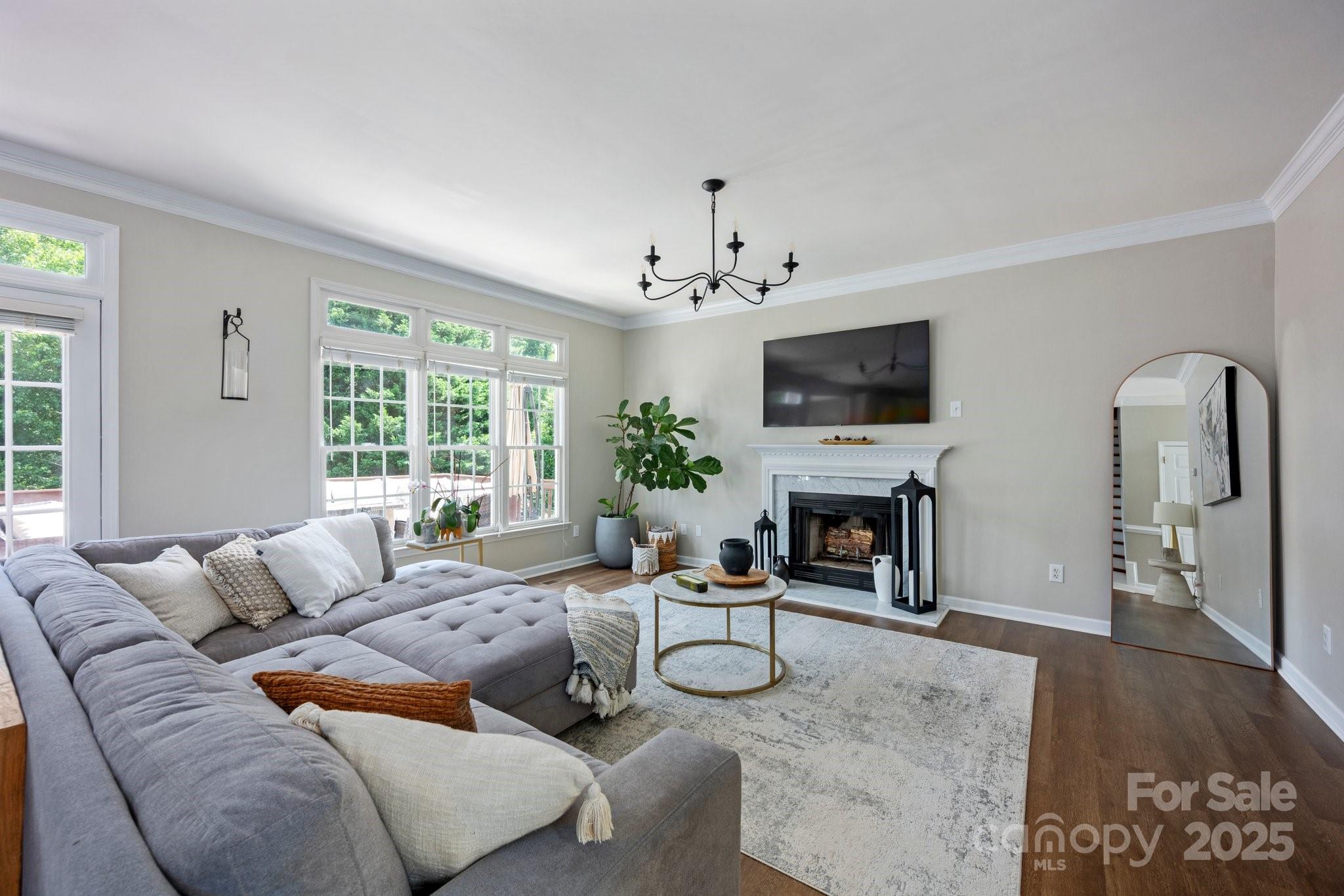 5005 Chestnut Knoll Lane