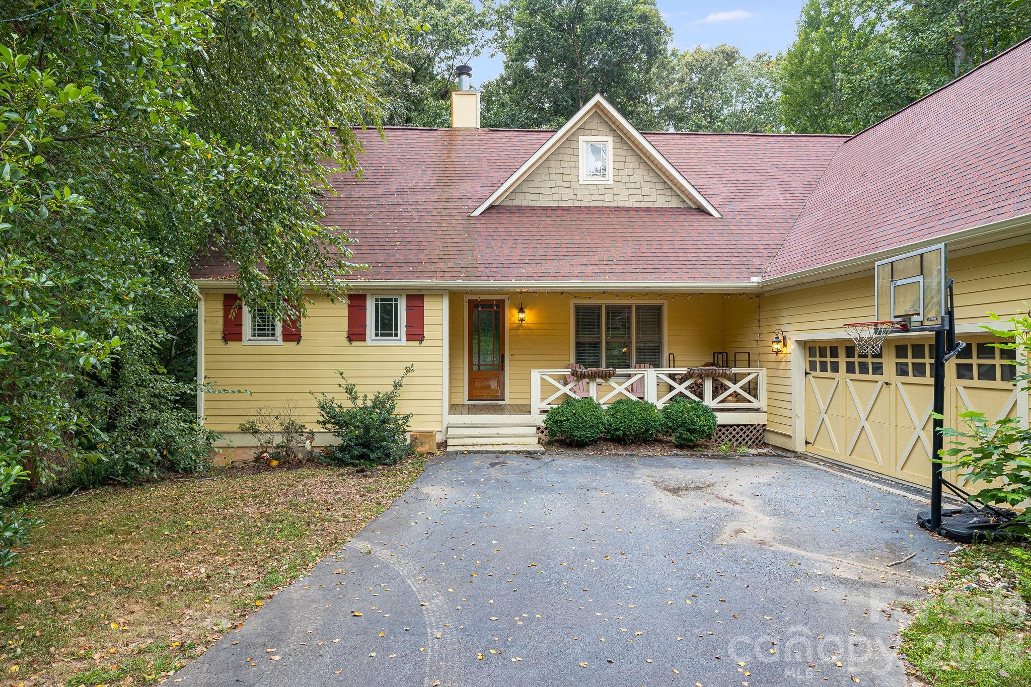 312 E Forest Place