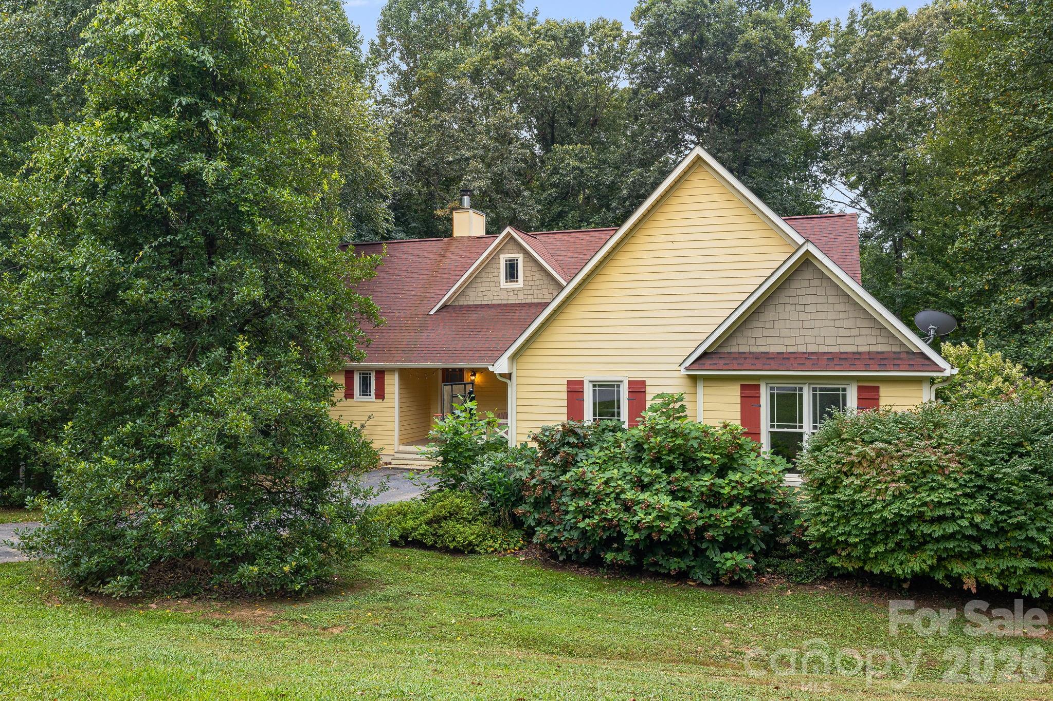312 E Forest Place