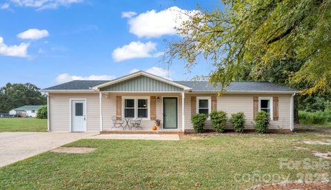 Photo of 112 Roseborough Road, Grover, NC 28073 (MLS # 4432378)