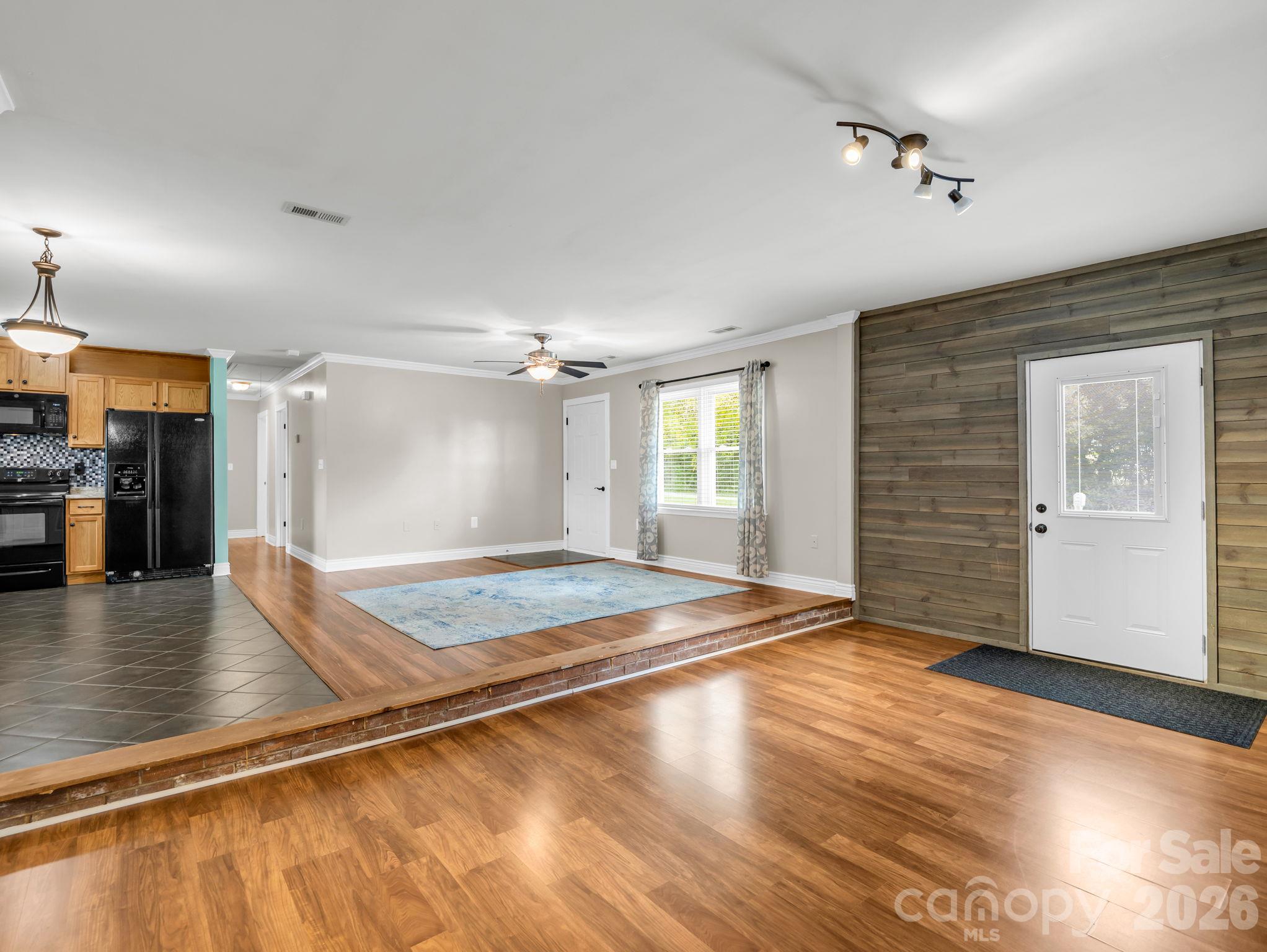 112 Roseborough Road