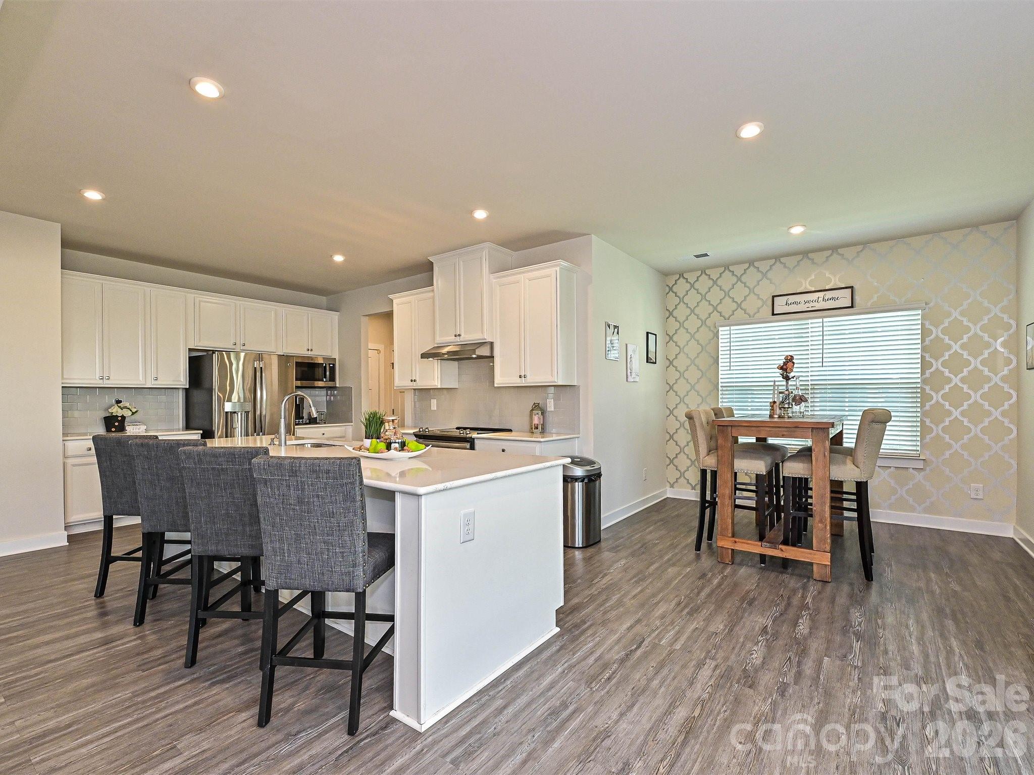 10016 Bowtie Lane