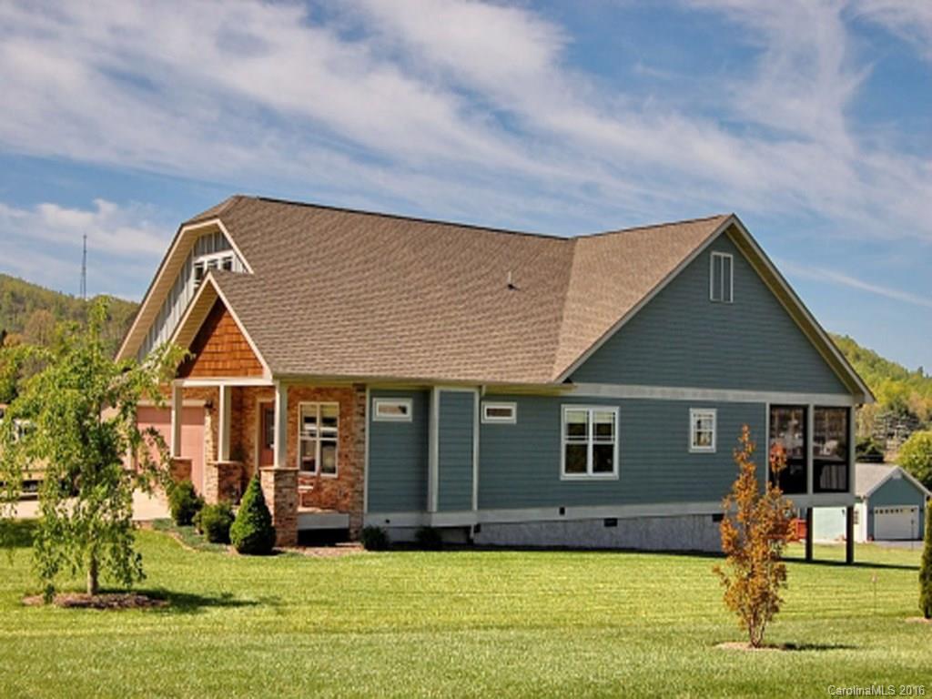 Christophers Crossing - Land