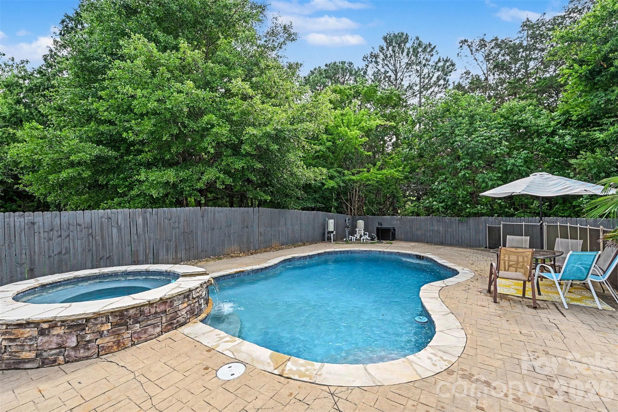 5821 Shadow Creek Road