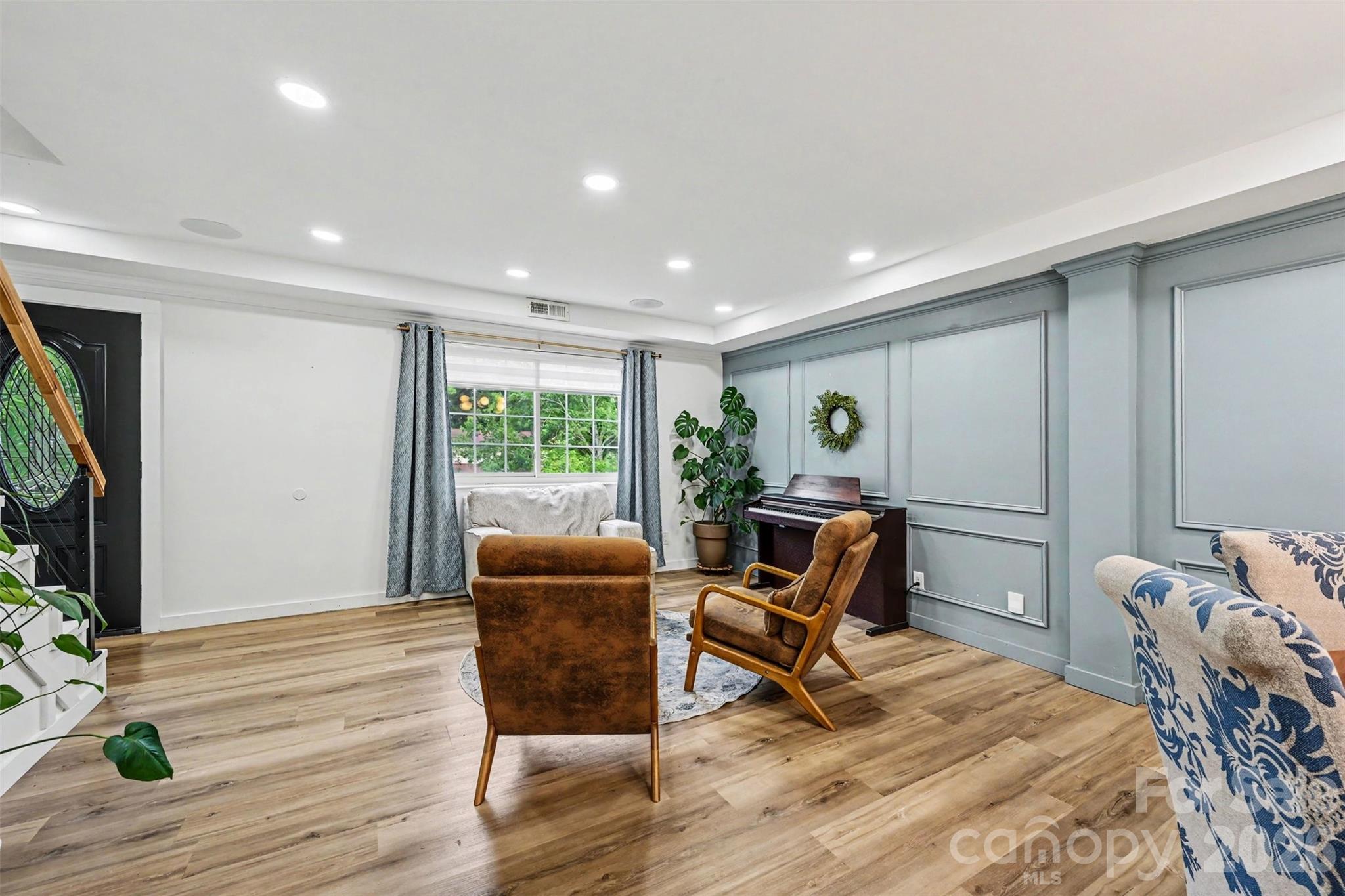 5821 Shadow Creek Road