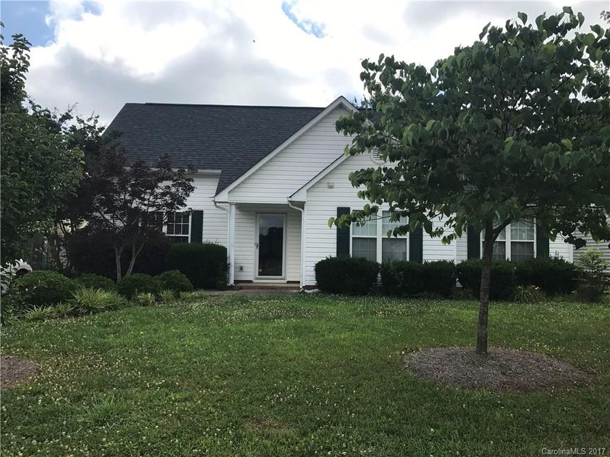 Super Cute ranch in desirable neighborhood.  Featuring large kitchen and Breakfast nook.  Close to I-77 access and low SC taxes!