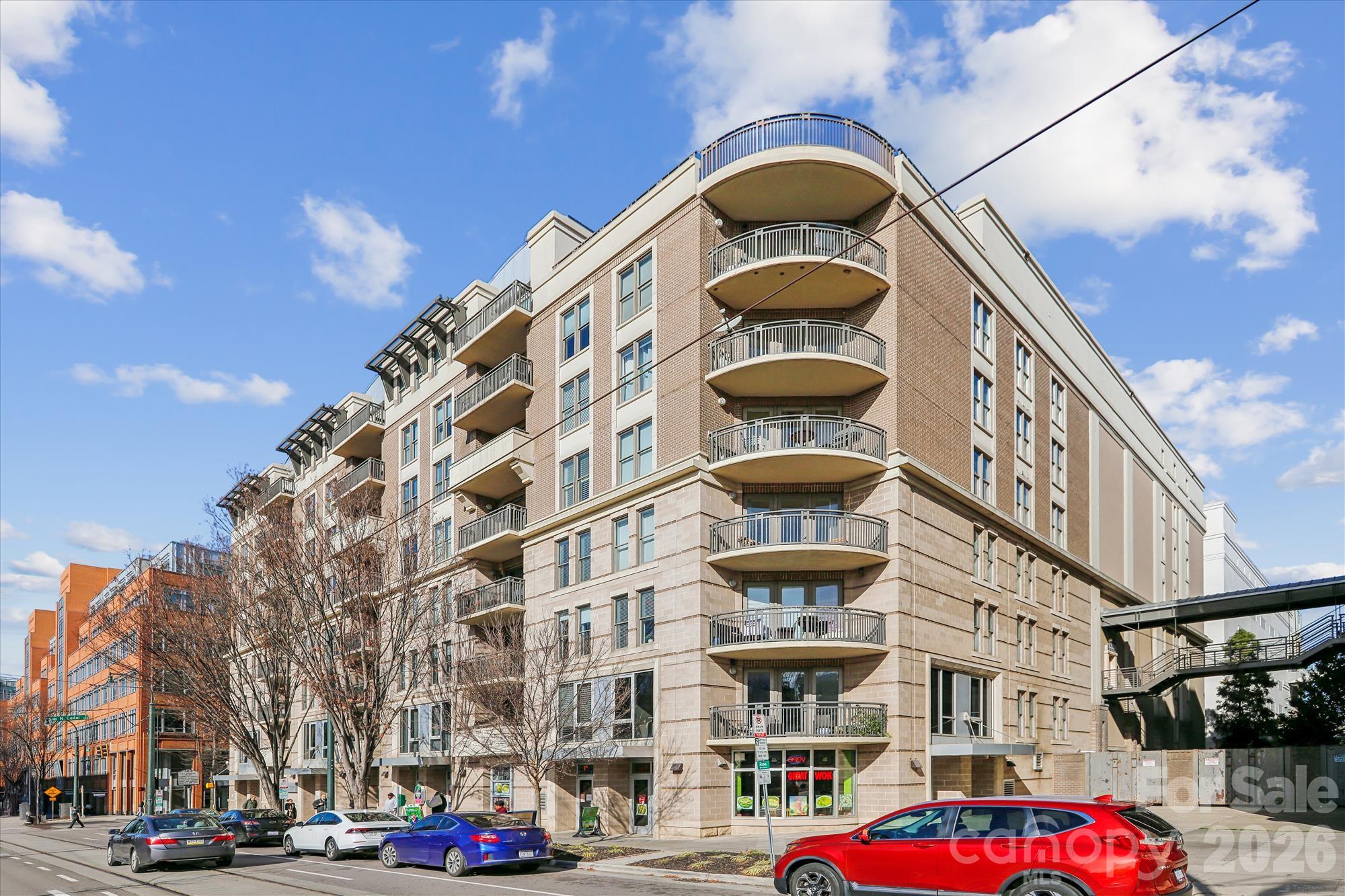 718 W Trade Street 302